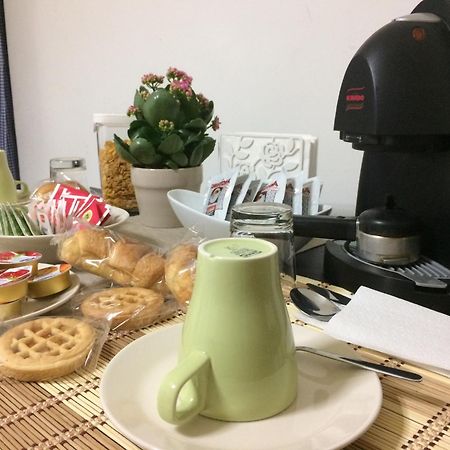Apartment For 2 In Catania, B&B Le Voci Del Mercato Buitenkant foto