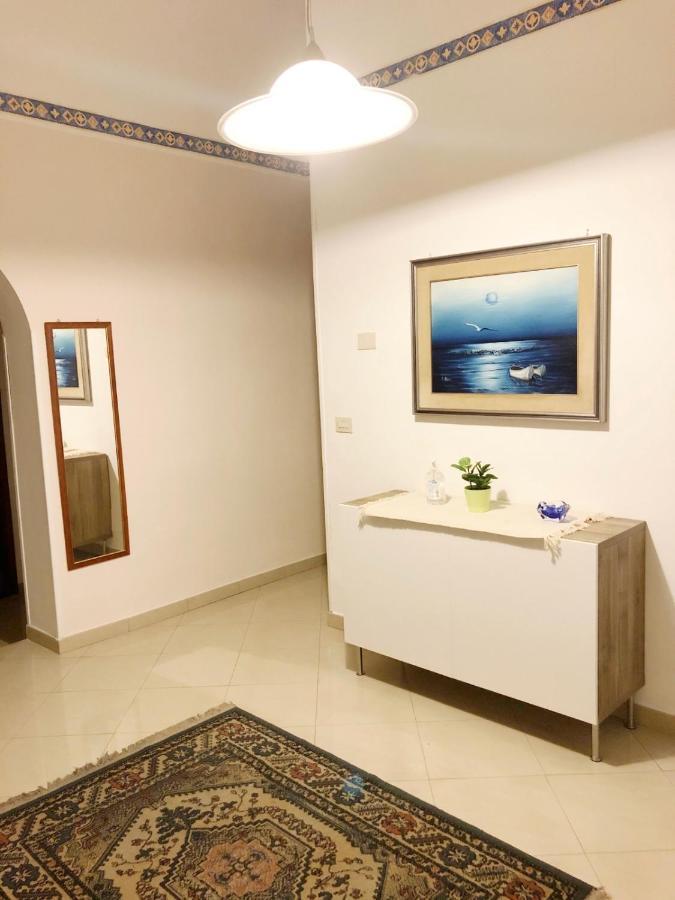 Apartment For 2 In Catania, B&B Le Voci Del Mercato Buitenkant foto