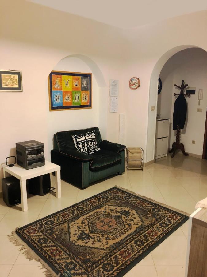 Apartment For 2 In Catania, B&B Le Voci Del Mercato Buitenkant foto