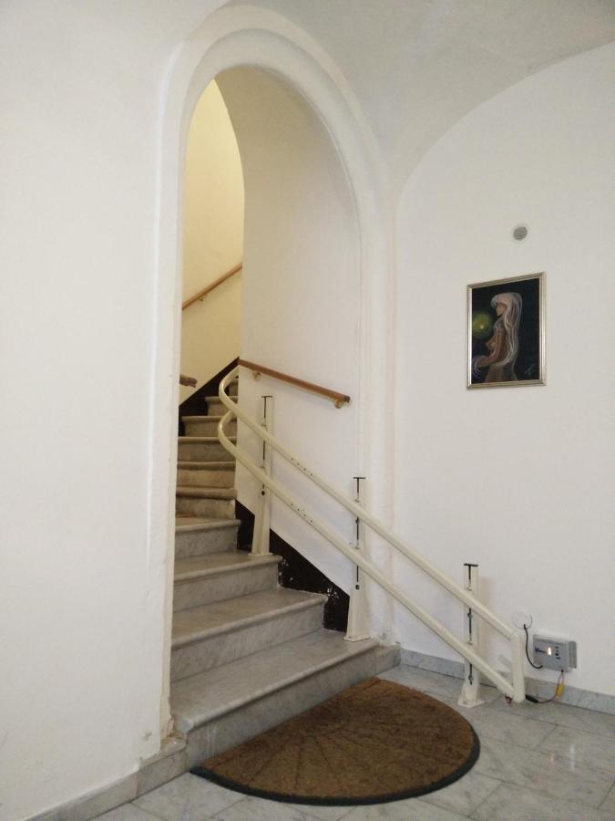 Apartment For 2 In Catania, B&B Le Voci Del Mercato Buitenkant foto