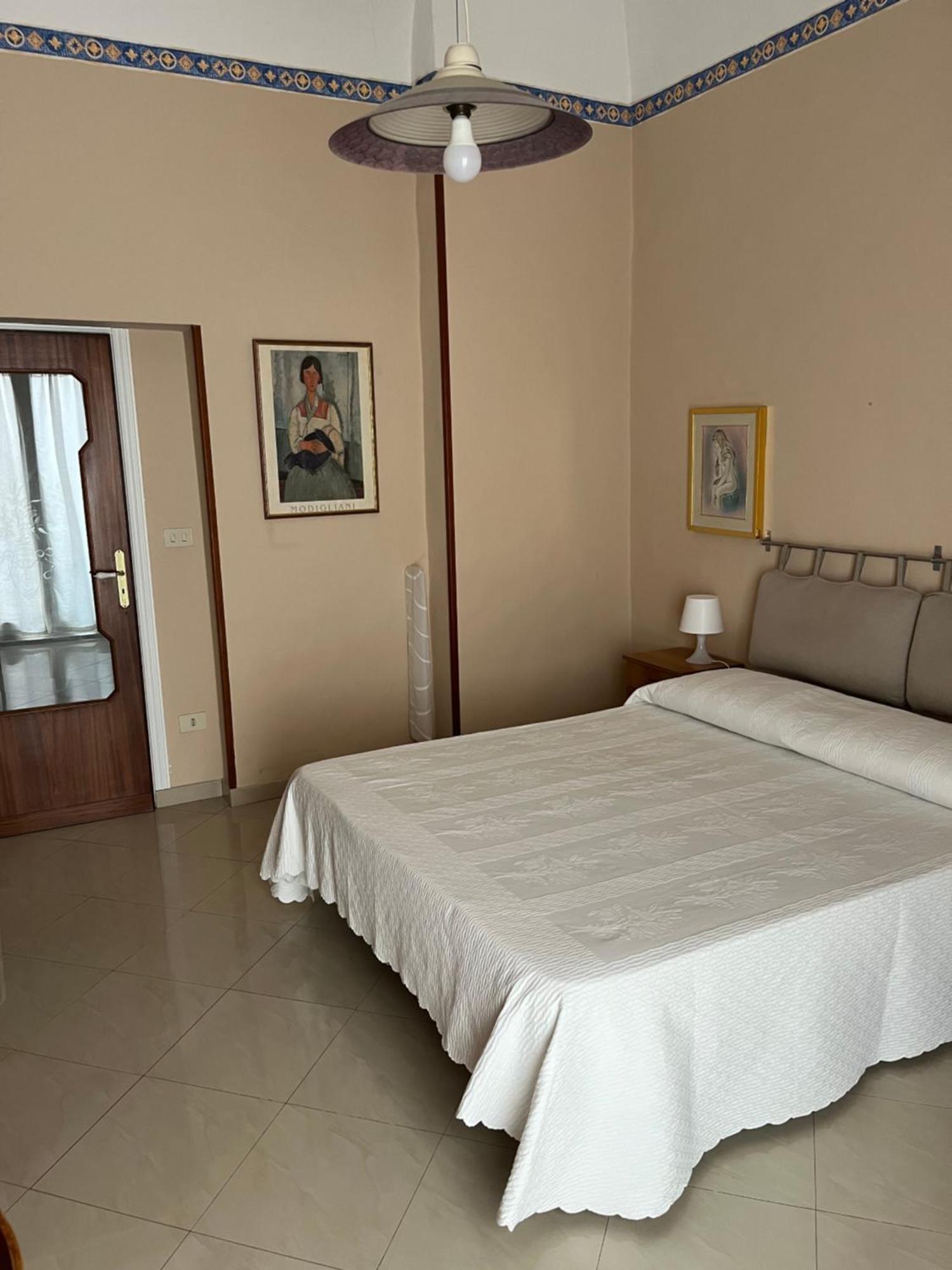 Apartment For 2 In Catania, B&B Le Voci Del Mercato Buitenkant foto