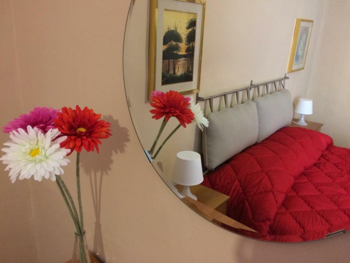 Apartment For 2 In Catania, B&B Le Voci Del Mercato Buitenkant foto